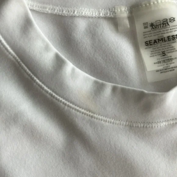 Aritzia Seamless Smooth Seamless Willow T-Shirt - Picture 4 of 6